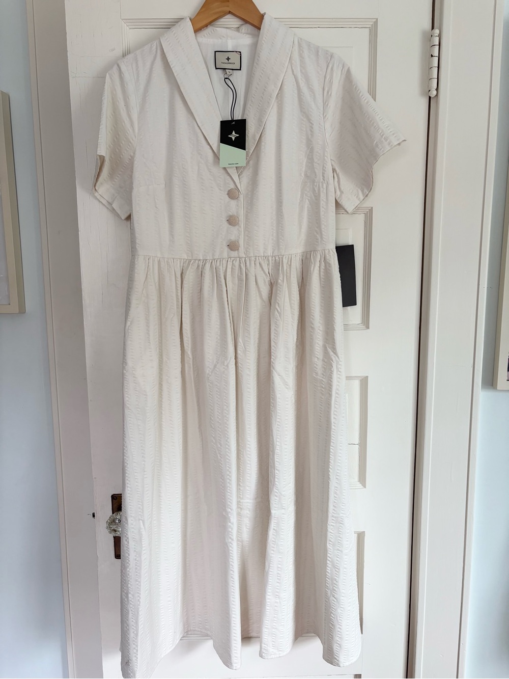 Tuckernuck Adelaide Shawl Collar Dress NWT Seersucker Sz Large White Midi Lined - Picture 2 of 14